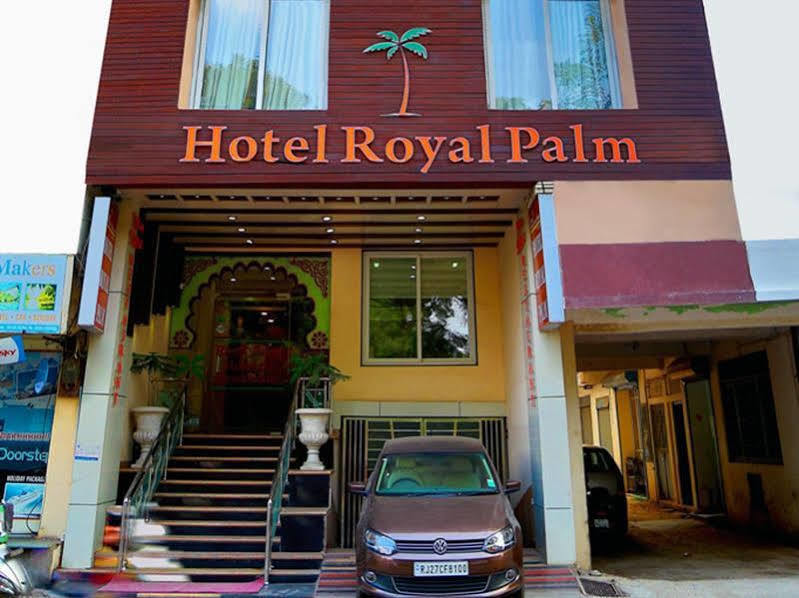 Hotel Royal Palm - A Budget Hotel In Ουνταϊπούρ Εξωτερικό φωτογραφία