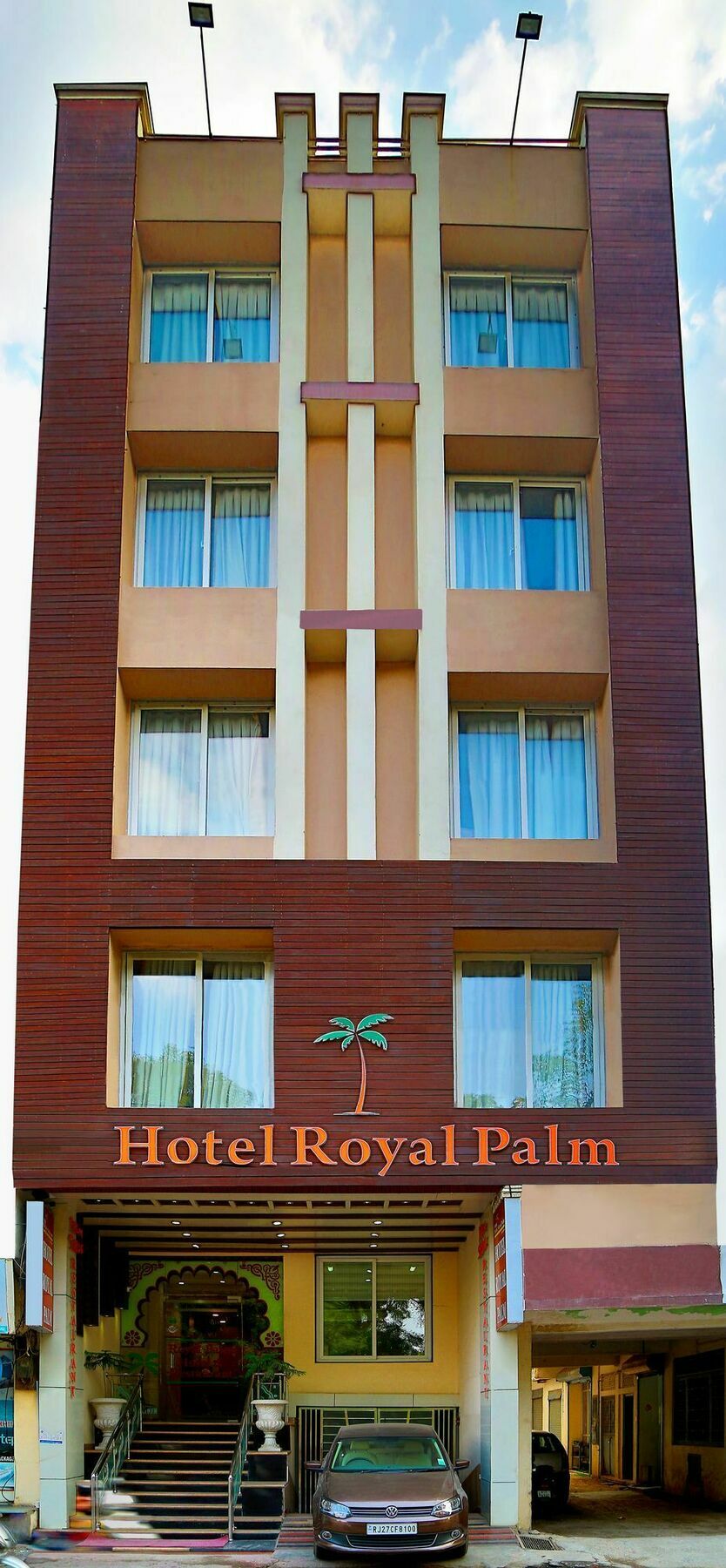 Hotel Royal Palm - A Budget Hotel In Ουνταϊπούρ Εξωτερικό φωτογραφία